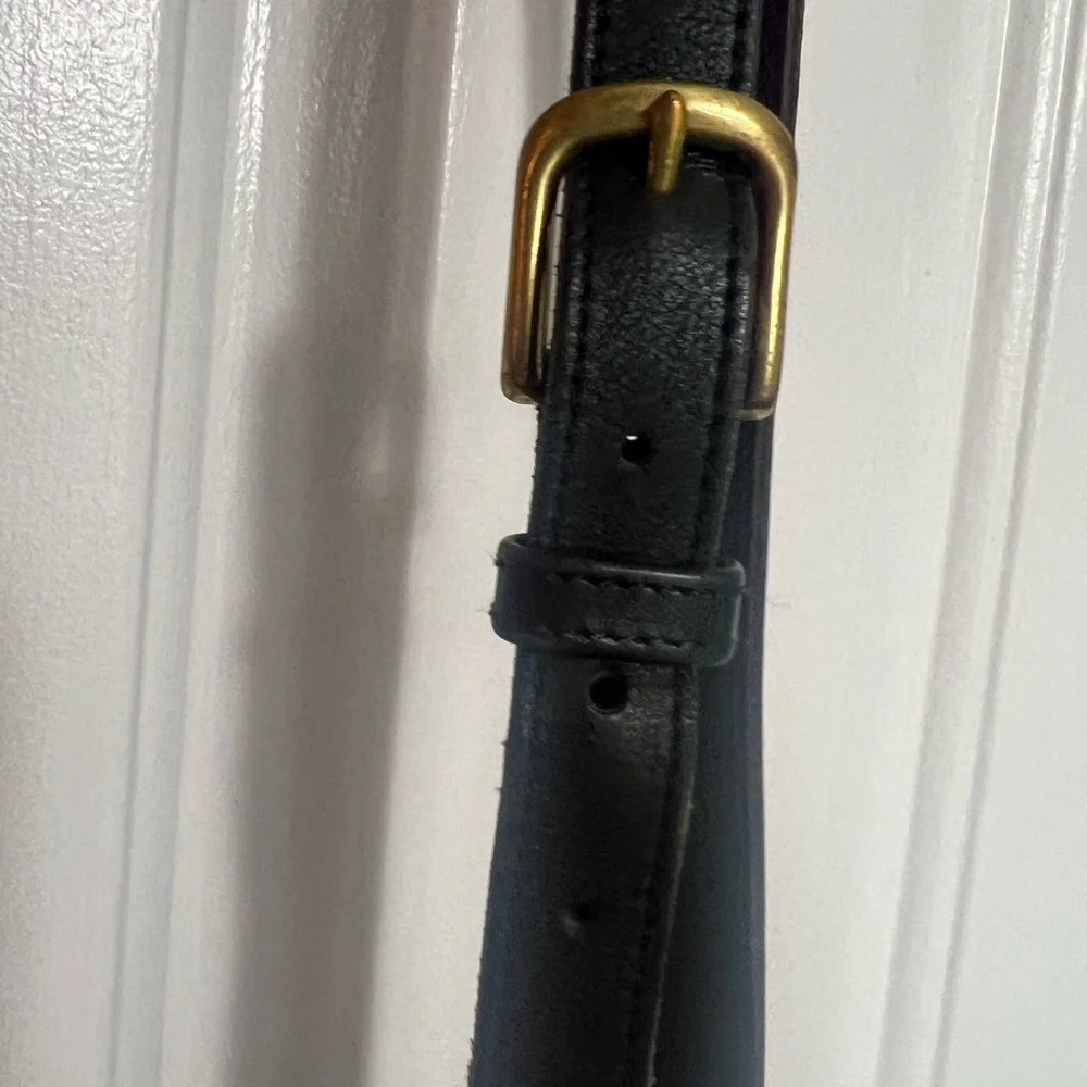 Vintage Coach Black Leather Crossbody with Gold Turnlock - Picture 6 of 9